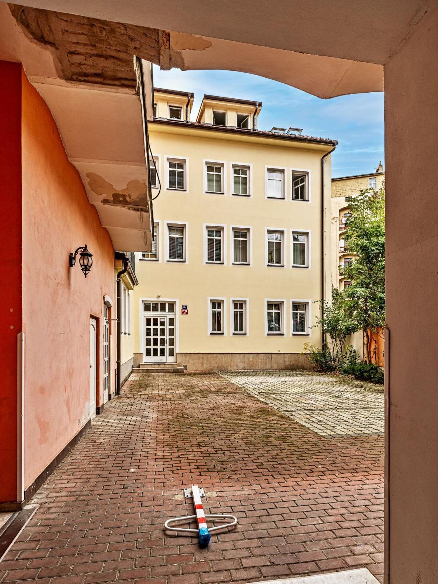 Cosy In Vysehrad Prag